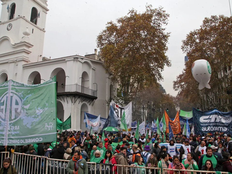 Dentro De La Ley Todo Fuera De La Ley Nada El Mensaje Del Gobierno