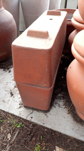 Maceta cemento rojo jardinera 80