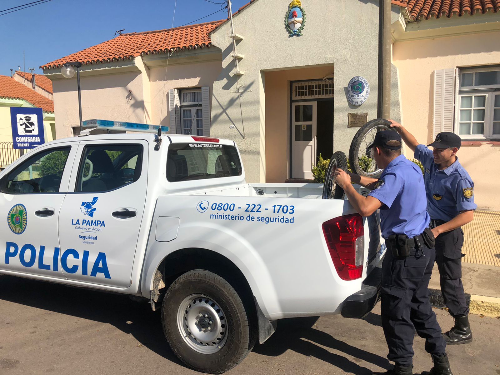 En un allanamiento se incautaron las ruedas del carro en cuestión.