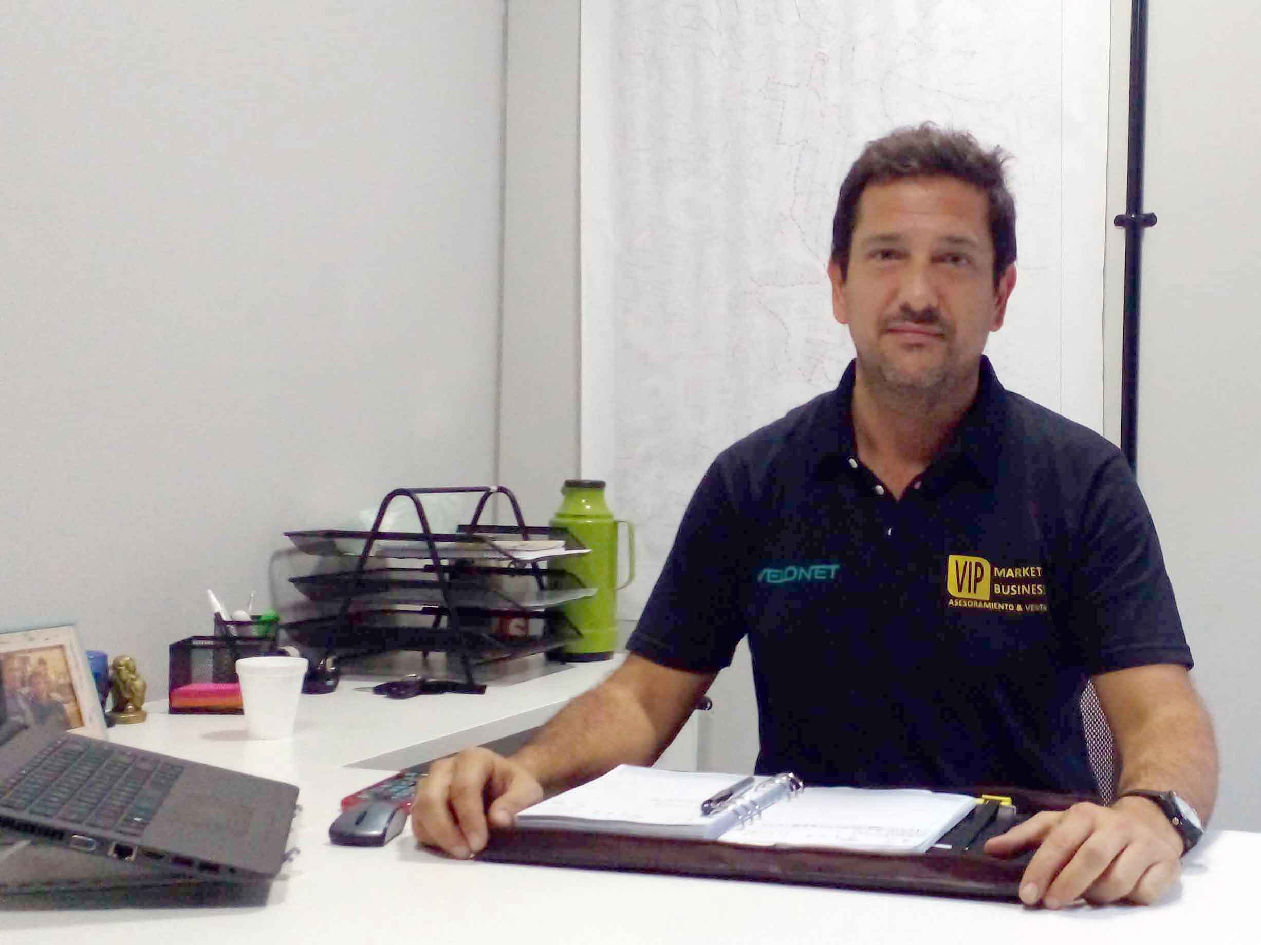 Sebastián Vera, supervisor de ventas de Velonet.