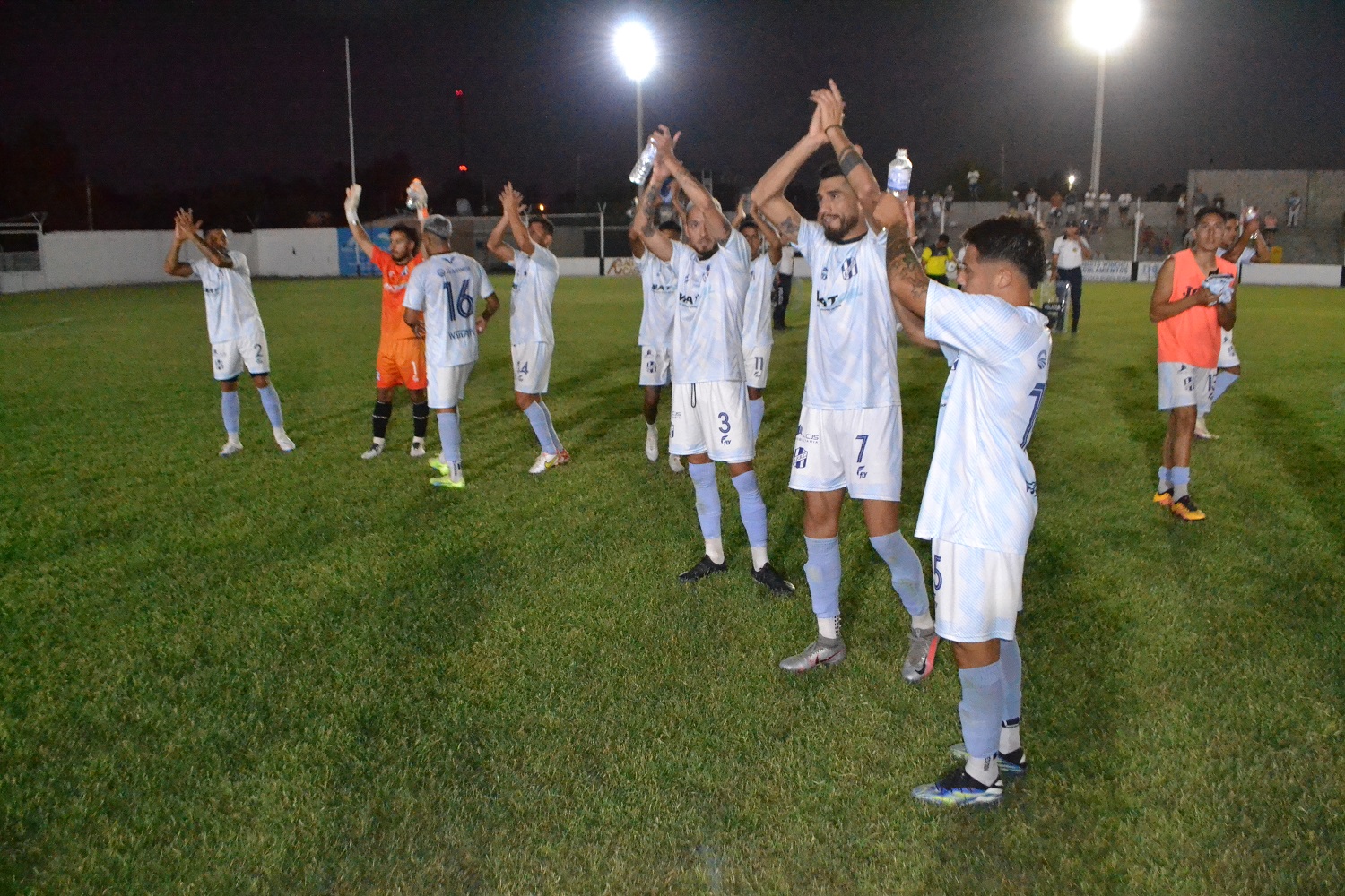 El festejo fue todo “Azul” en la noche castense.
