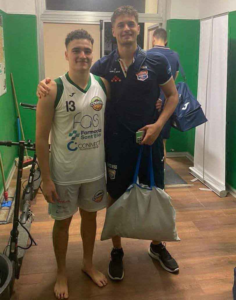 Los pampeanos se saludaron y conversaron tras el partido.