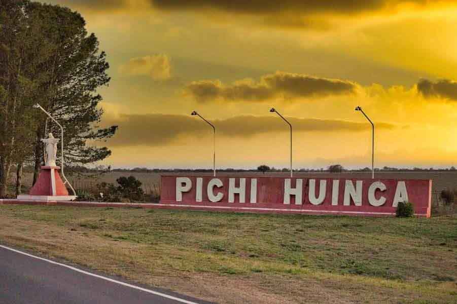 Portal de ingreso a la localidad seleccionada por la ONG ‘Responde’.