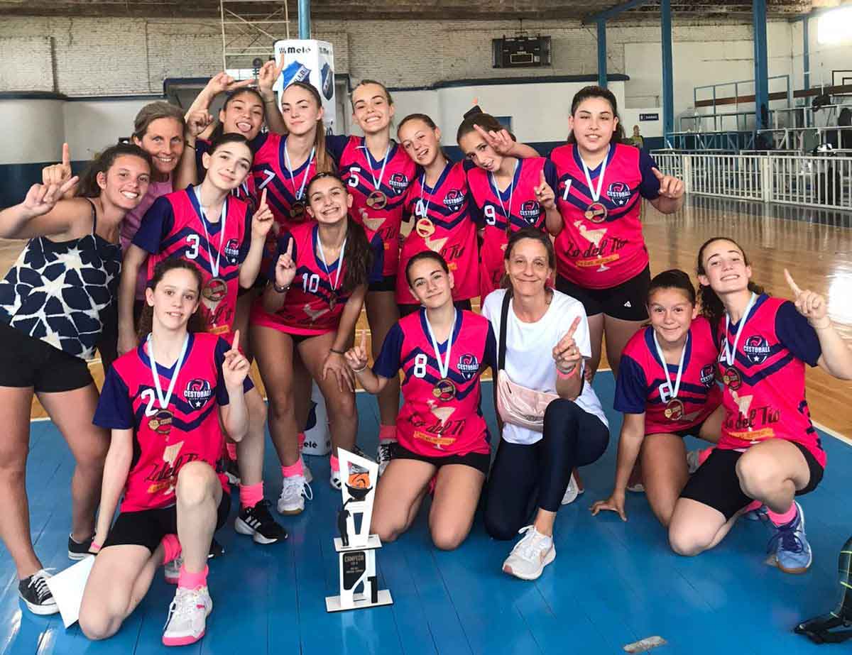 La categoría Sub-14 de Quemú Quemú cerró el año con otra alegría.