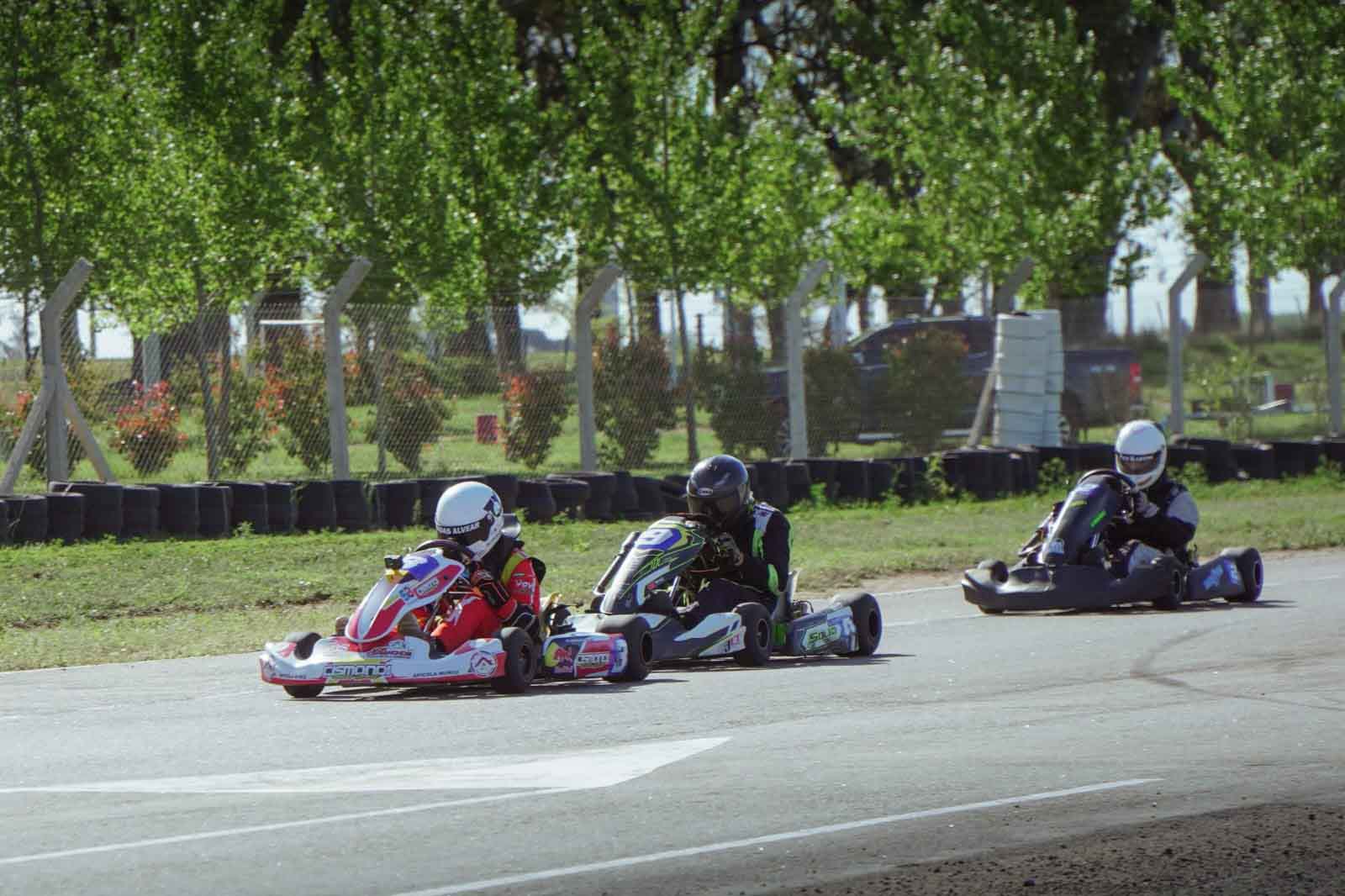 Scansi, líder del ránking en Kayak 150 Menores, perseguido por Delgado.