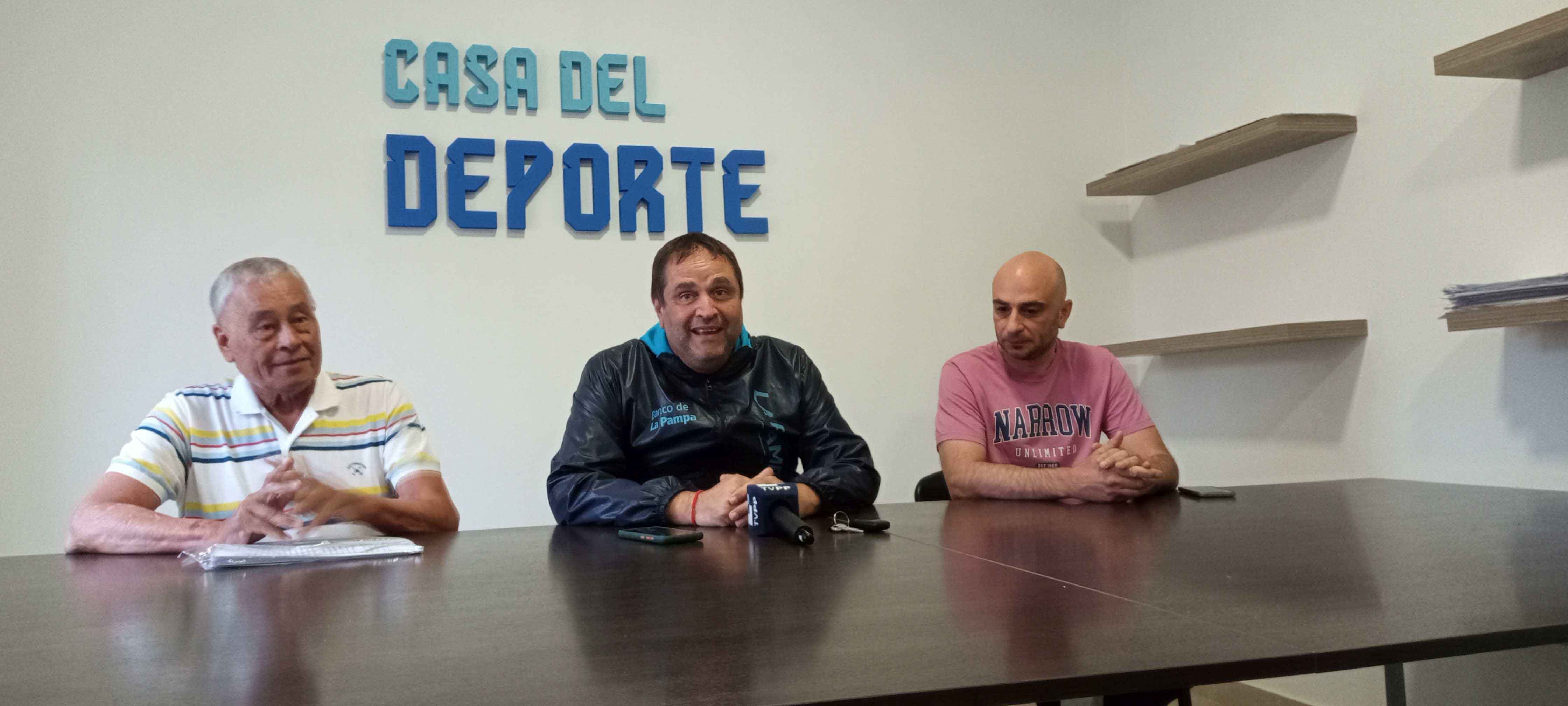 El anuncio ayer, en Santa Rosa. Habrá 35 disciplinas premiadas.