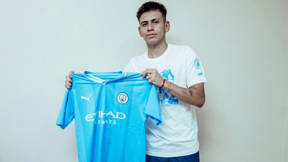 Echeverry con la camiseta del Manchester City.