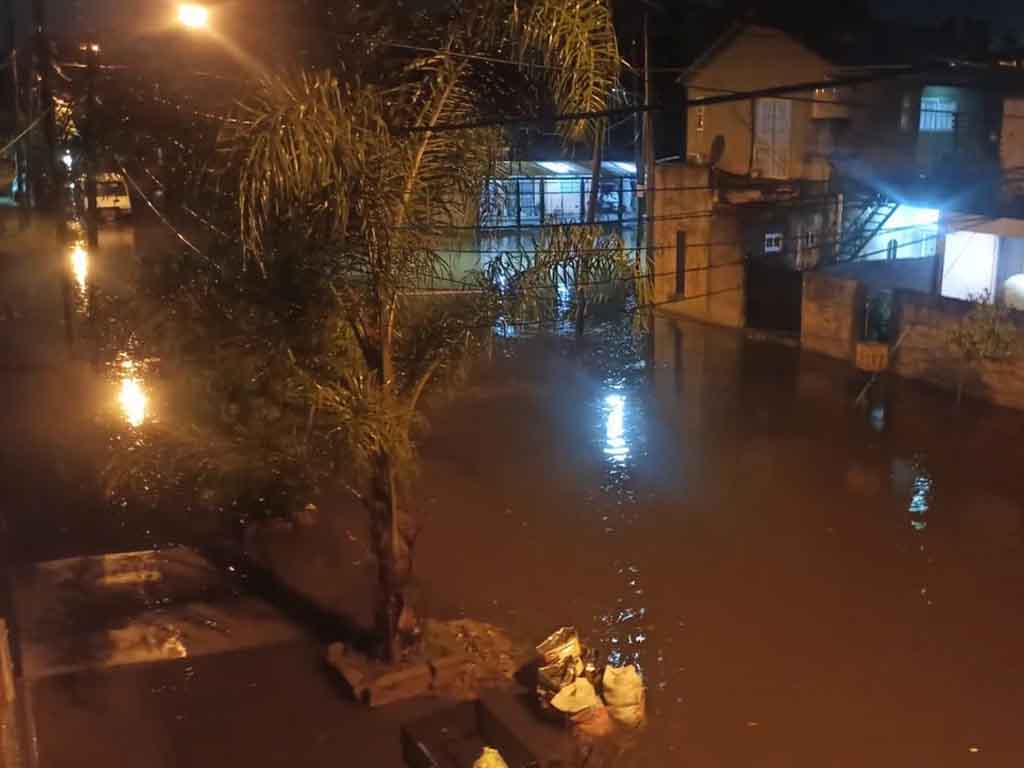 Temporal en el AMBA: una víctima fatal, inundaciones y voladura de ...