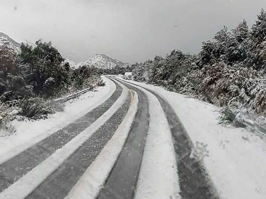 La Ruta 40, transitable con “extrema precaución” y uso de cadenas ...