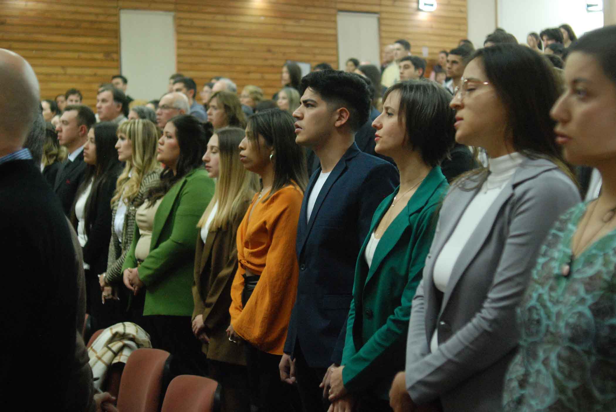 El concurrido acto tuvo lugar en el Auditorio de la Facultad de Ciencias Veterinarias.