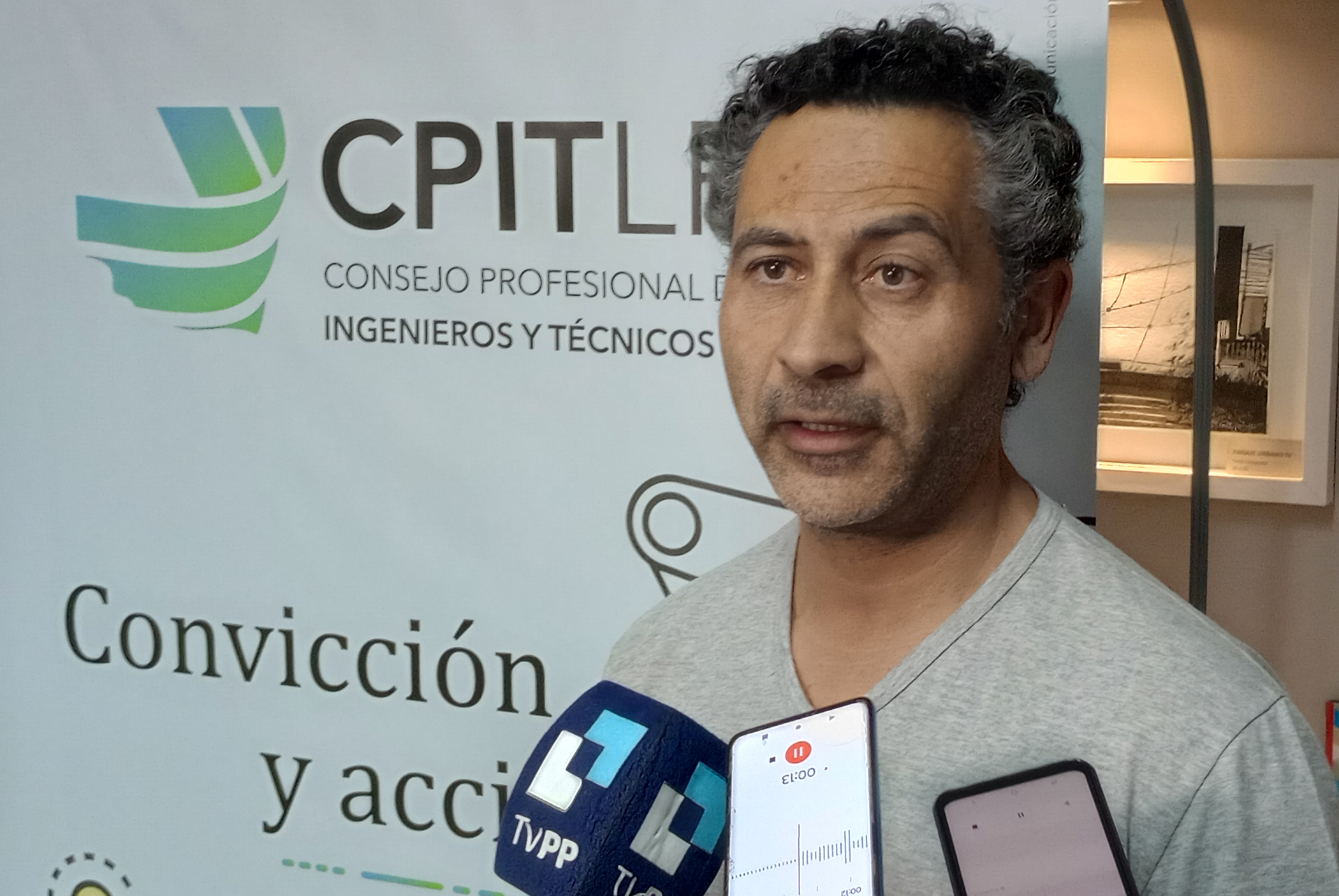 Gerardo Salvadori durante el diálogo con la prensa local.