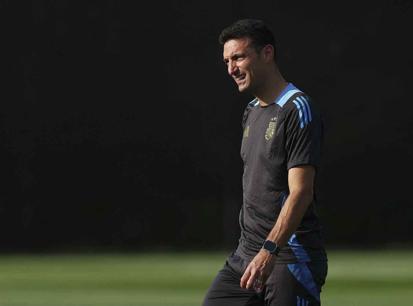 Scaloni define el equipo que enfrentará a los colombianos en Miami.