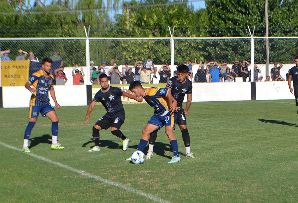 Racing y All Boys, en ocasión del cruce por el Regional Amateur 2023.