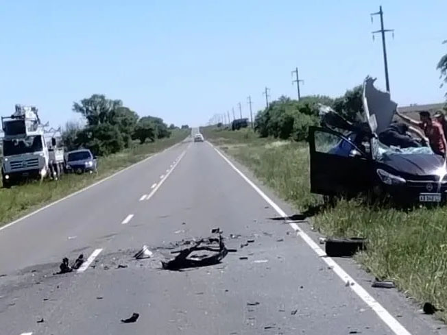 Choque y vuelco entre un camión y un auto en ruta provincial 7 ...