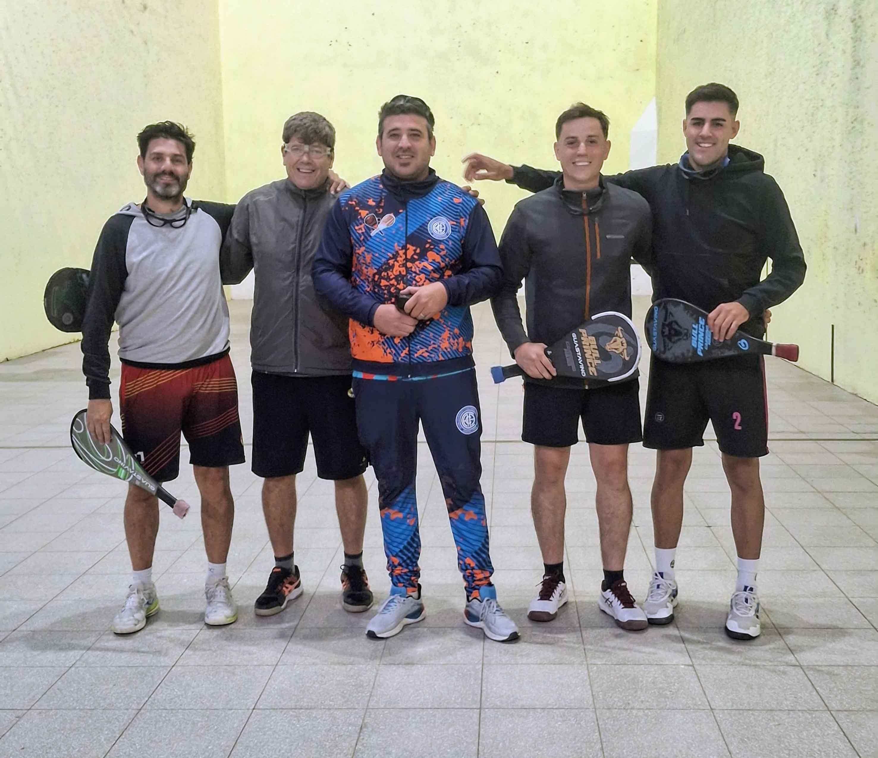 Videla, Merlos, Guaraglia, Espósito y Telechea, previo a la final en Tercera categoría.