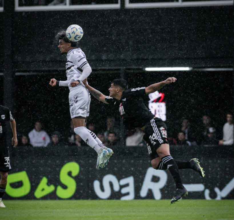 El "Malevo" venció a Platense bajo la lluvia.