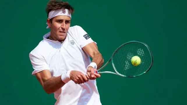 Etcheverry le ganó al francés Moutet y se metió en la segunda ronda.