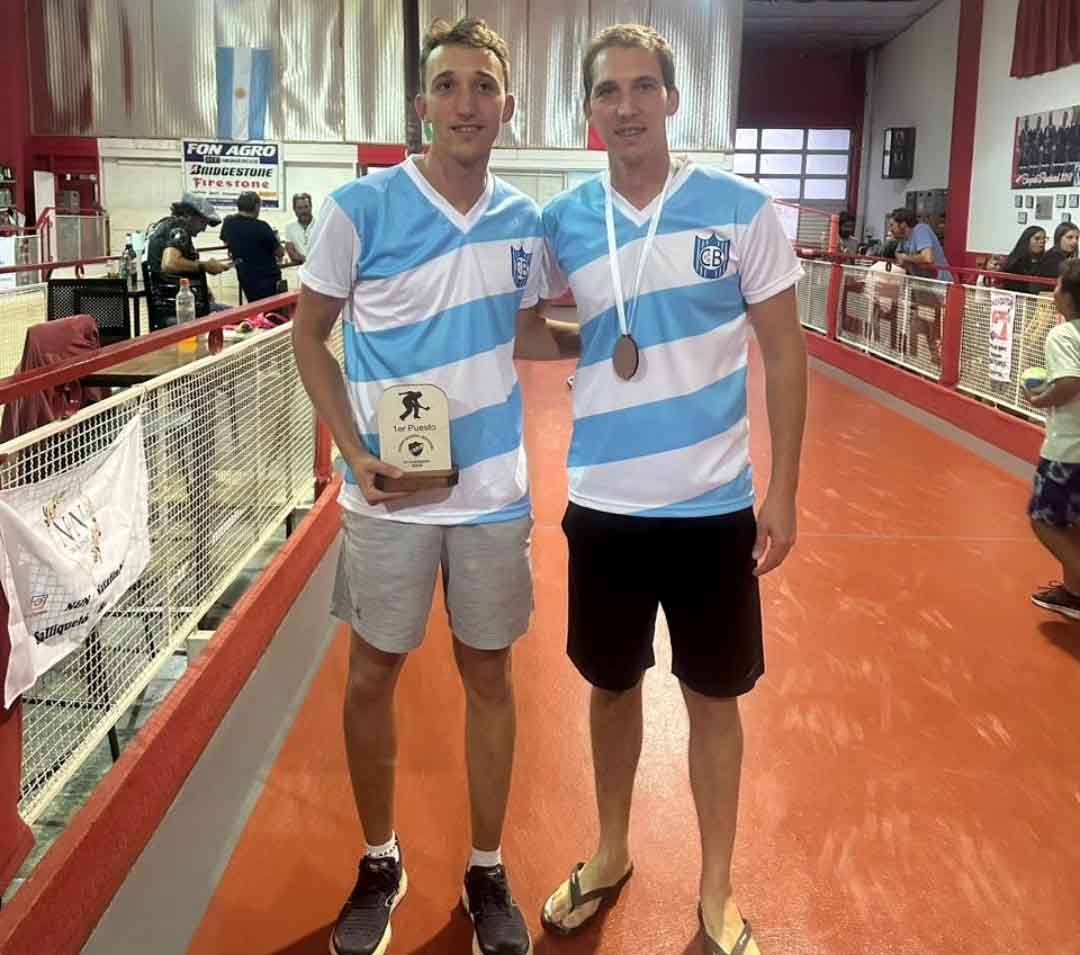 Lucas y Luciano Hecker jugarán con la camiseta de Belgrano de Mirasol.