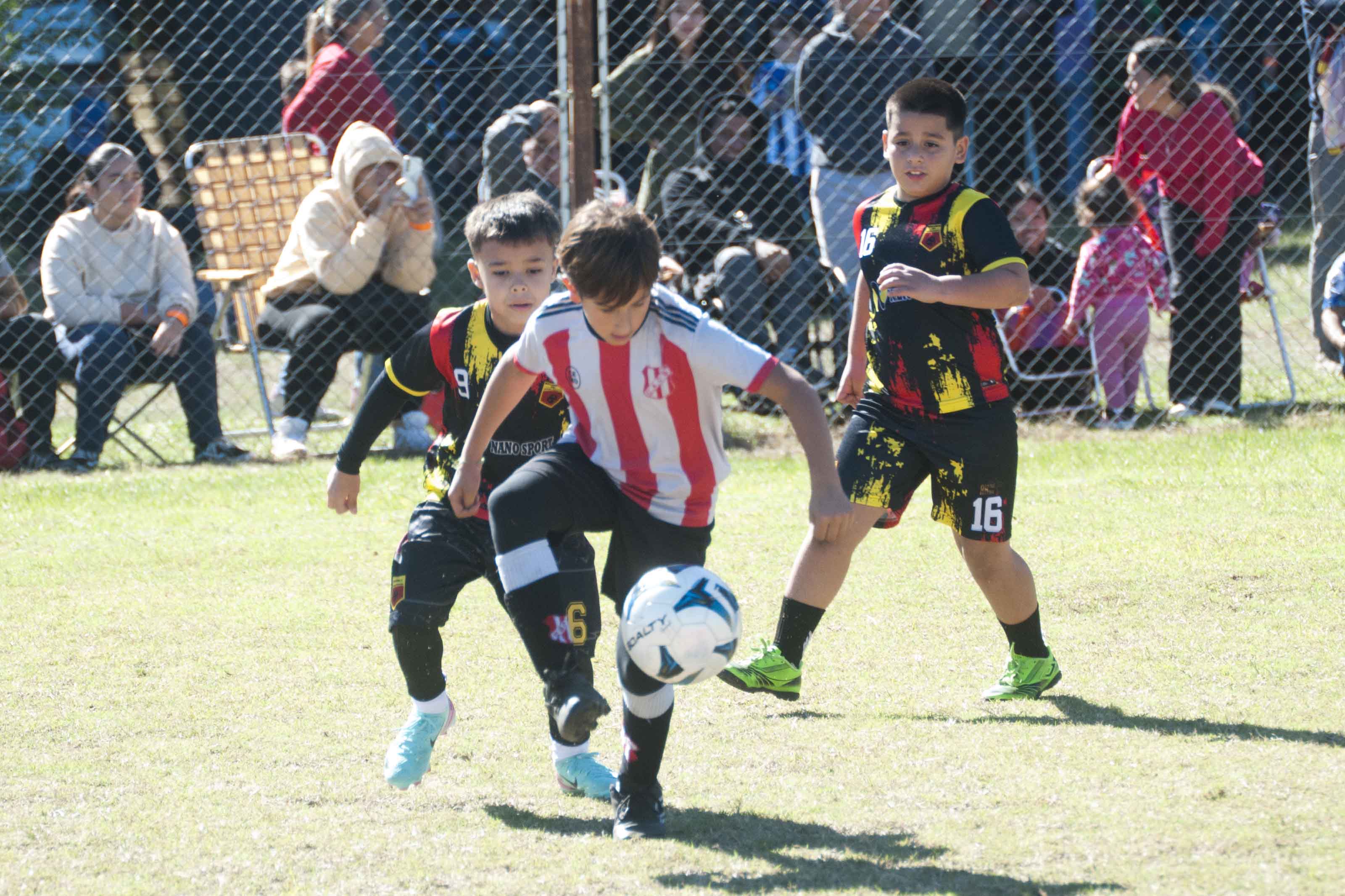 El fútbol infantil tiene su cita en el “Rufino Abalo”.
