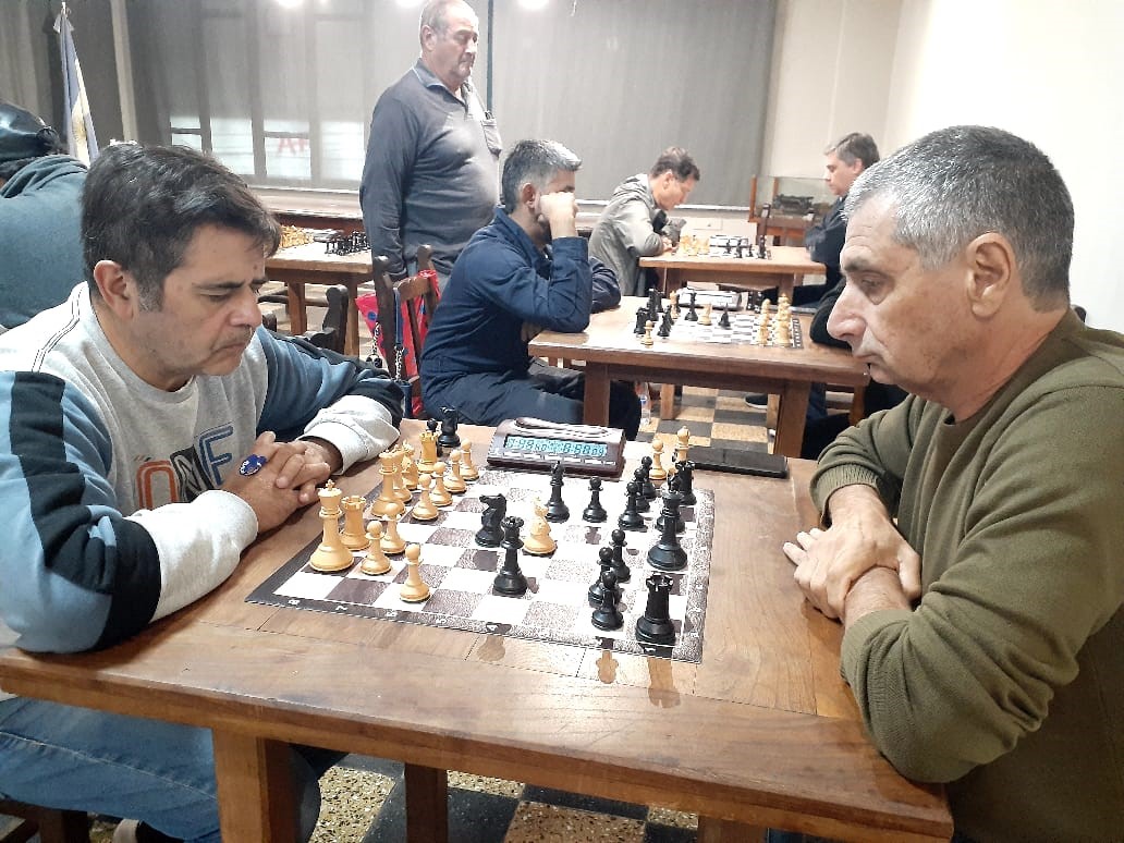 Ruiz y Scafidi, en una de las partidas por el torneo rápido.