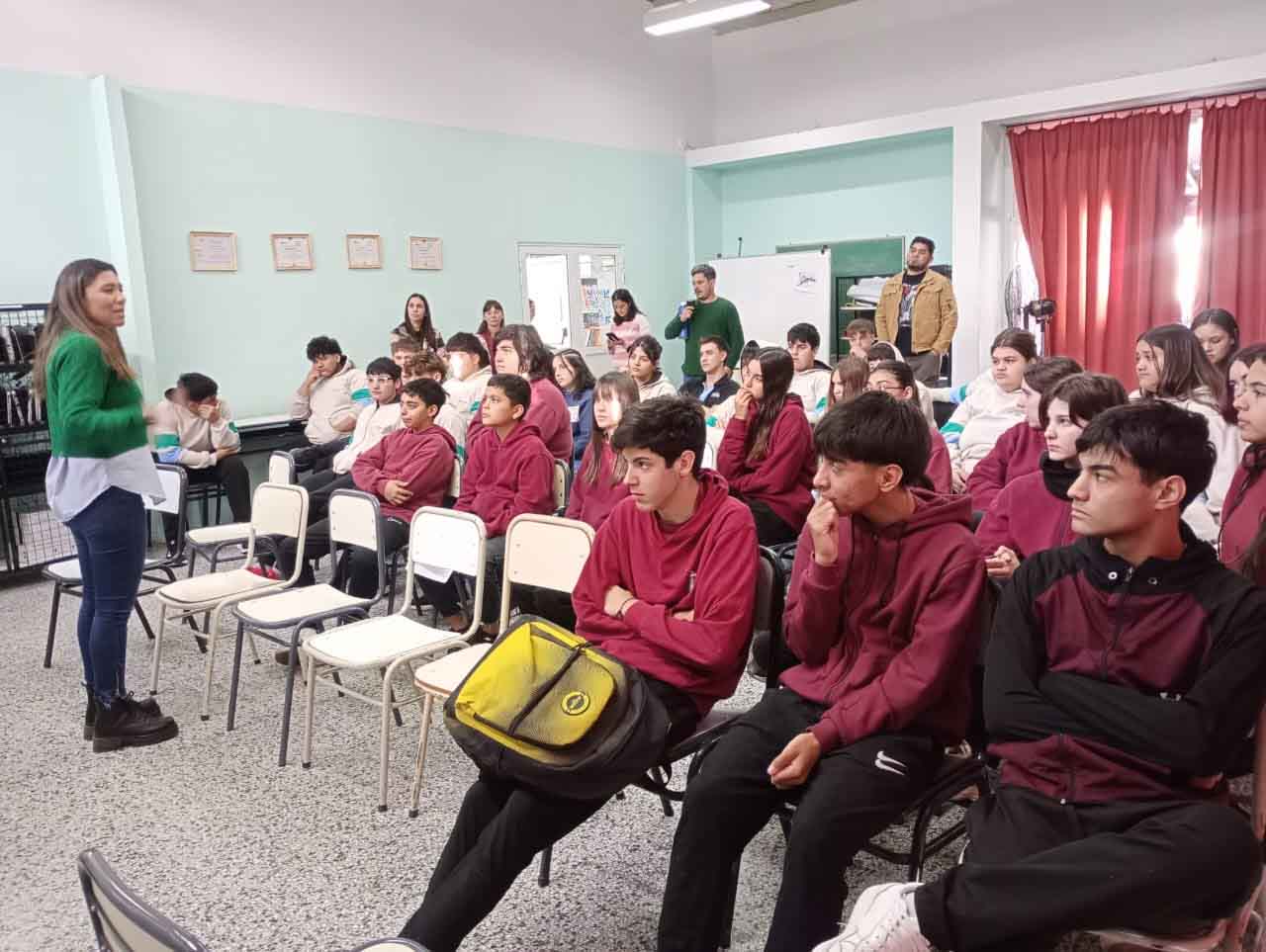 Alumnos de nivel secundario fueron asesorados en cooperativismo.