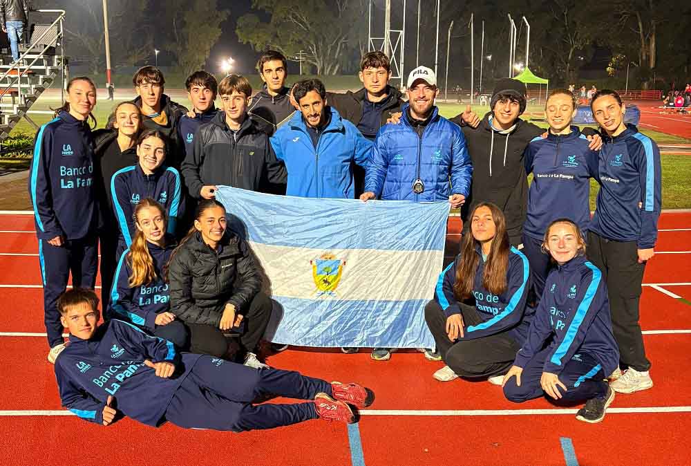 El equipo de la Federación Atlética Pampeana en Mar del Plata.