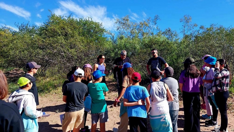 La visita a La Pastoril estará acompañada por el maestro idóneo Luis Dentoni Yankamil, para compartir la historia del Pueblo Ranquel.