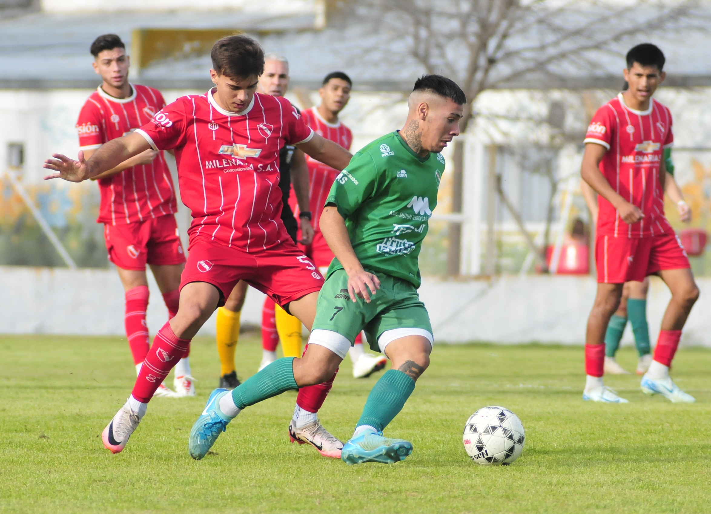 Independiente le ganó a Ferro y es también puntero.