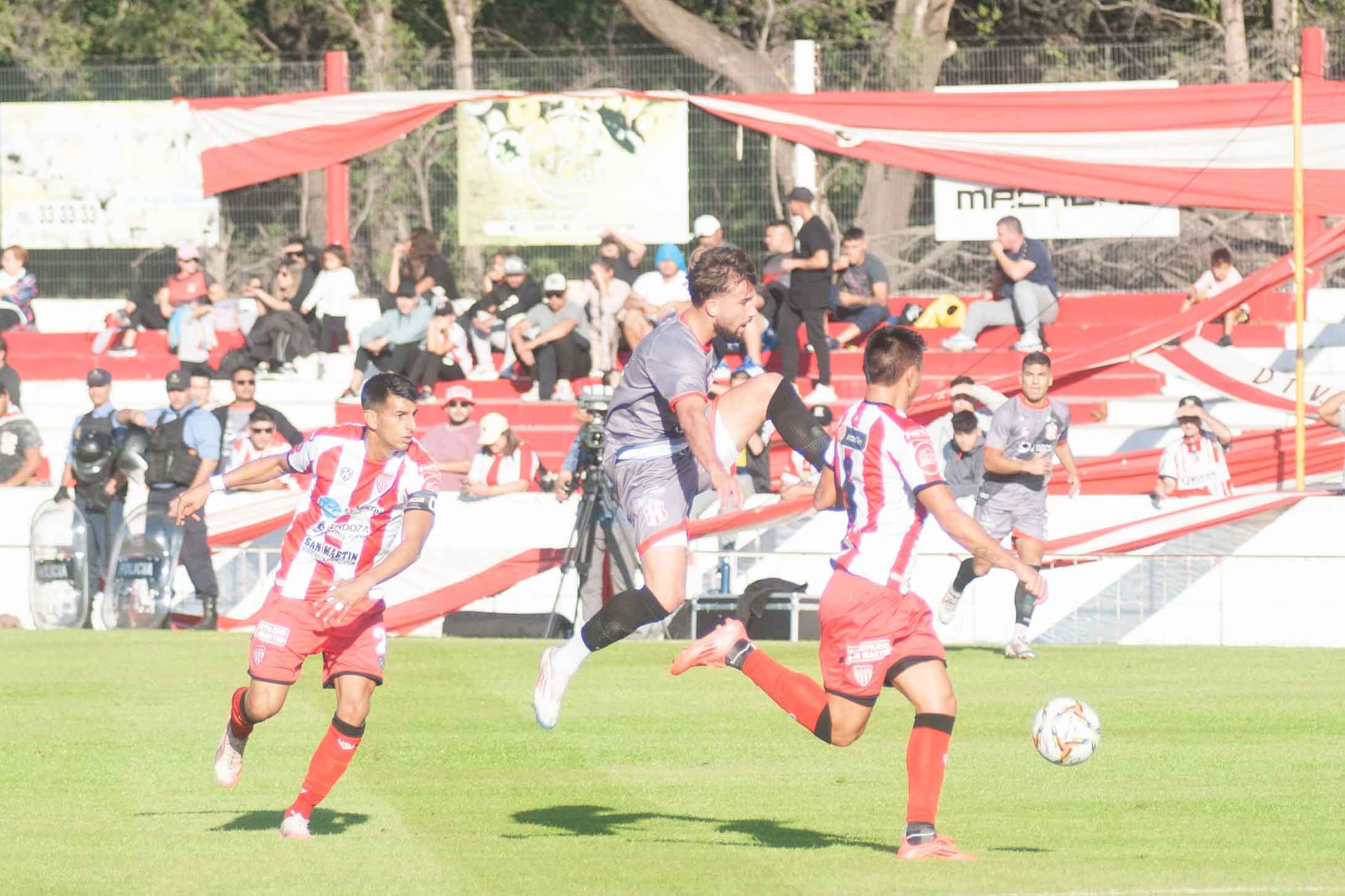 Costa volverá a jugar un sábado por la tarde en el Federal A.