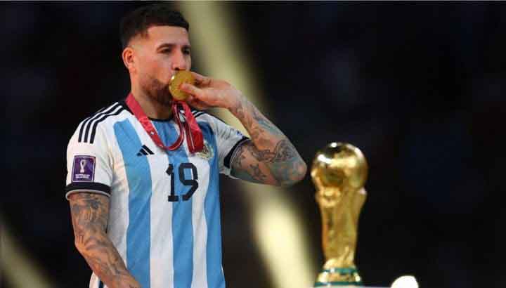 Otamendi es el sueño que acunan por Liniers.