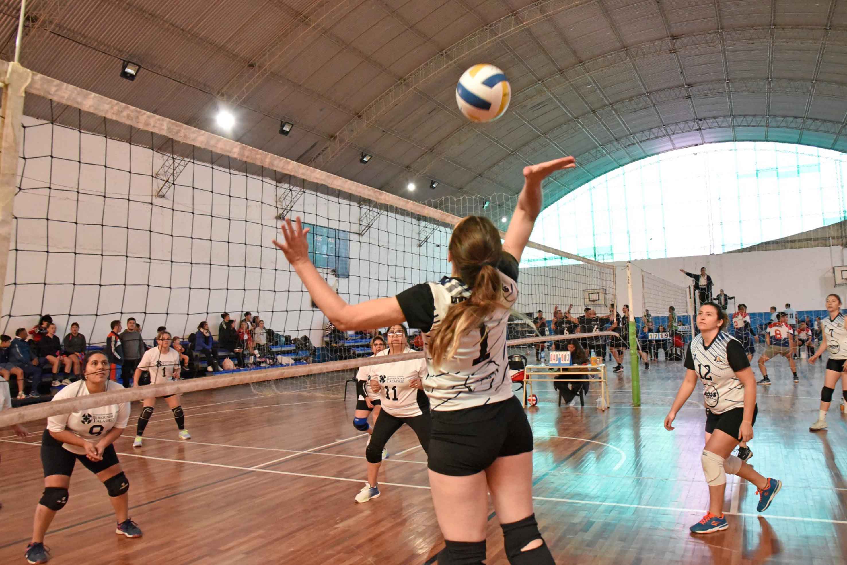 El vóleibol cumplió con su programa de encuentros.