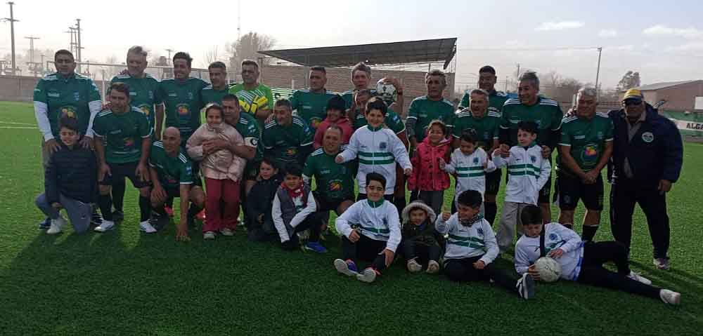 Veteranos de Santa Isabel, el campeón en Master de la zona Sudoeste.