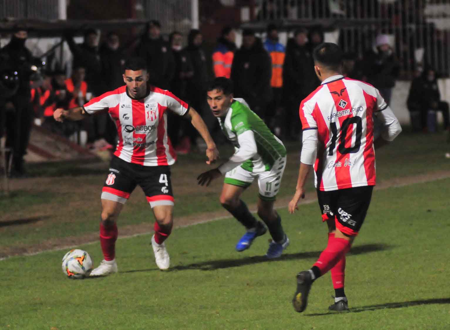 Costa buscará sumar para ser únicos punteros otra vez.