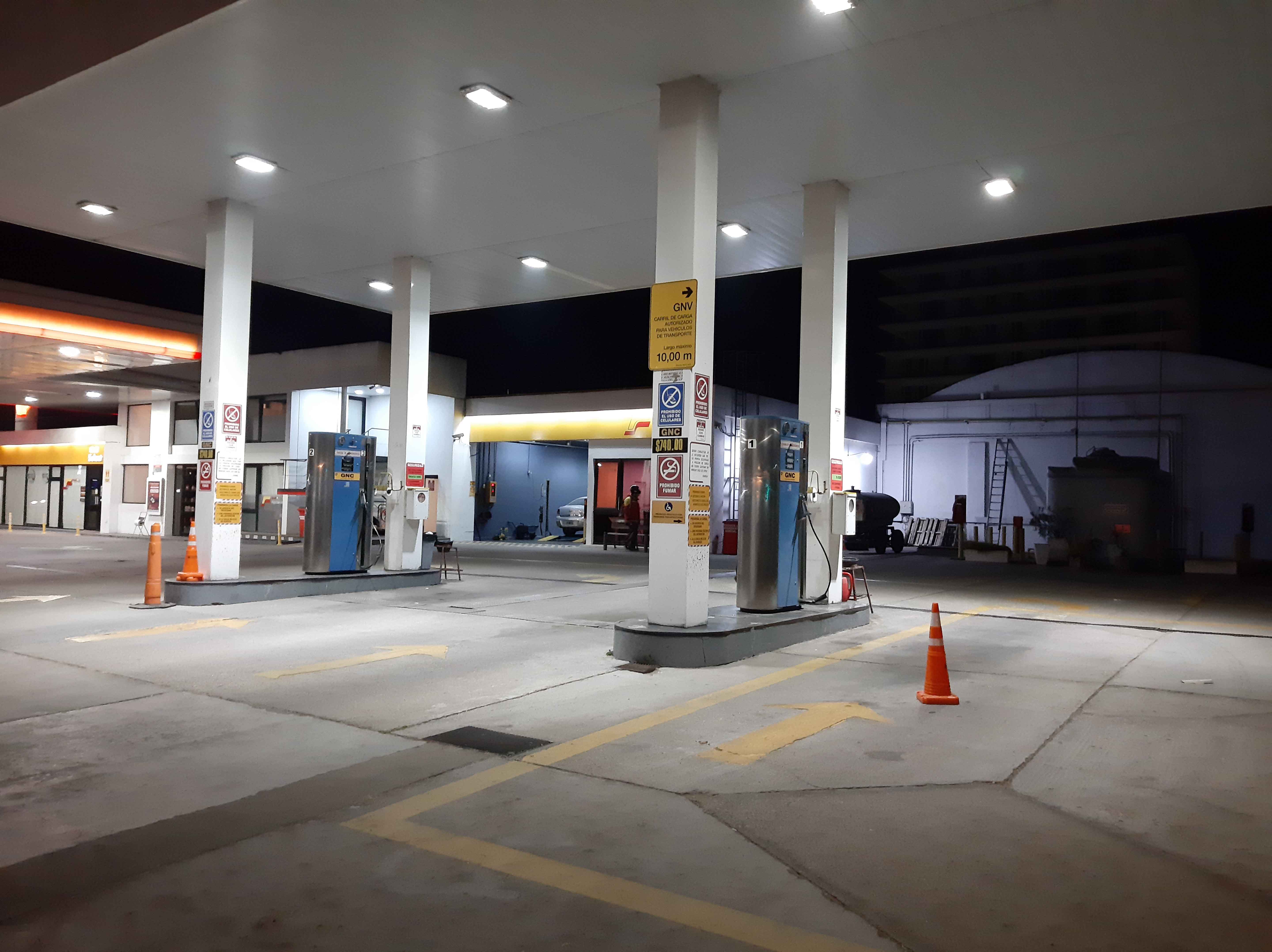 Una estación de servicio piquense contaba esta noche con “poquito” GNC.