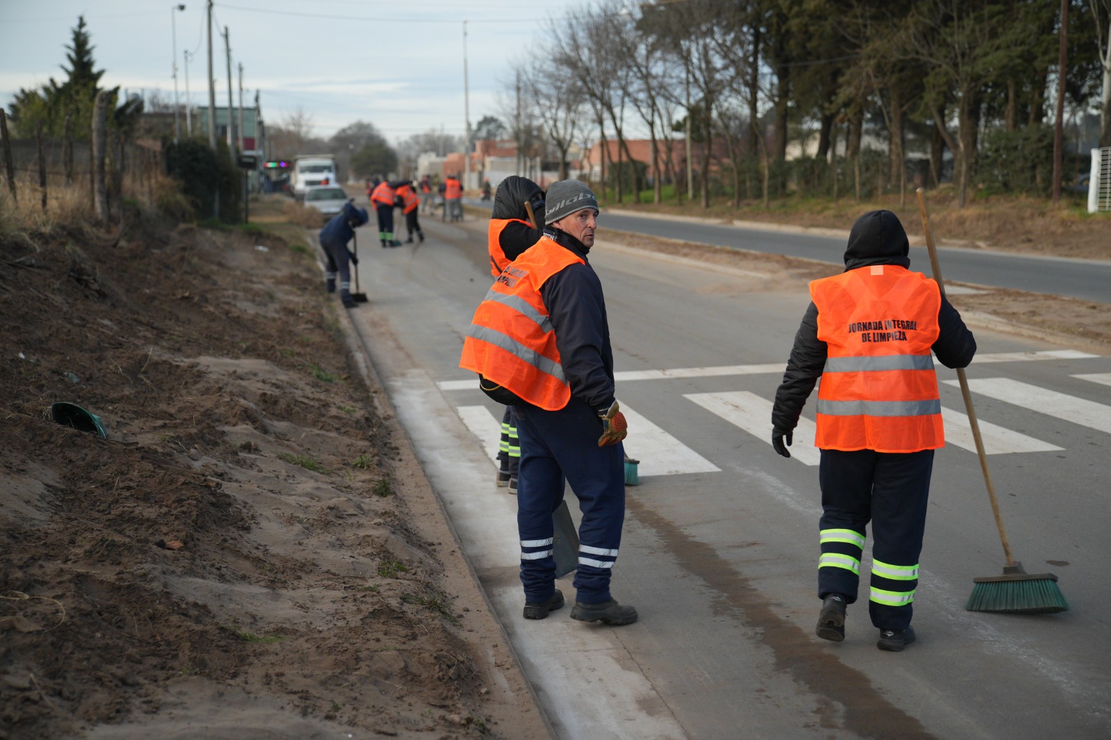 Las tareas consistieron en barrido, conservación de calles de tierra y limpieza de canales.