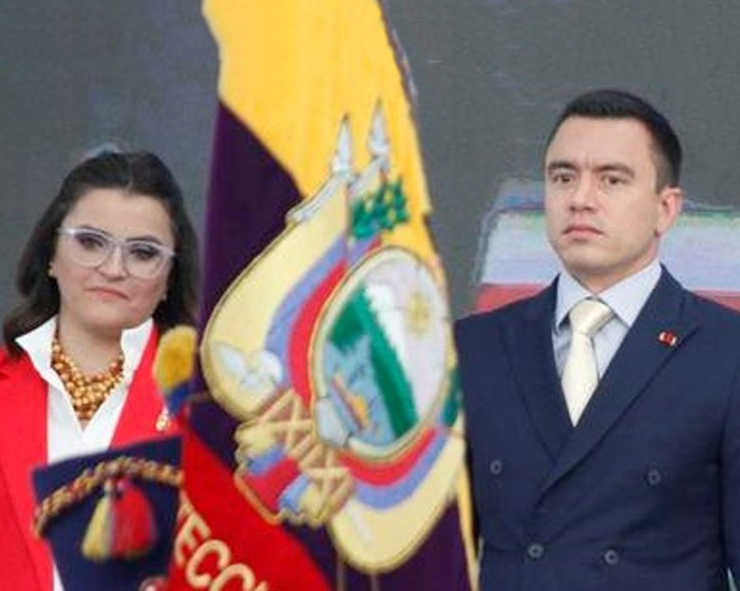 Noboa, junto a su vice, María José Pinto.