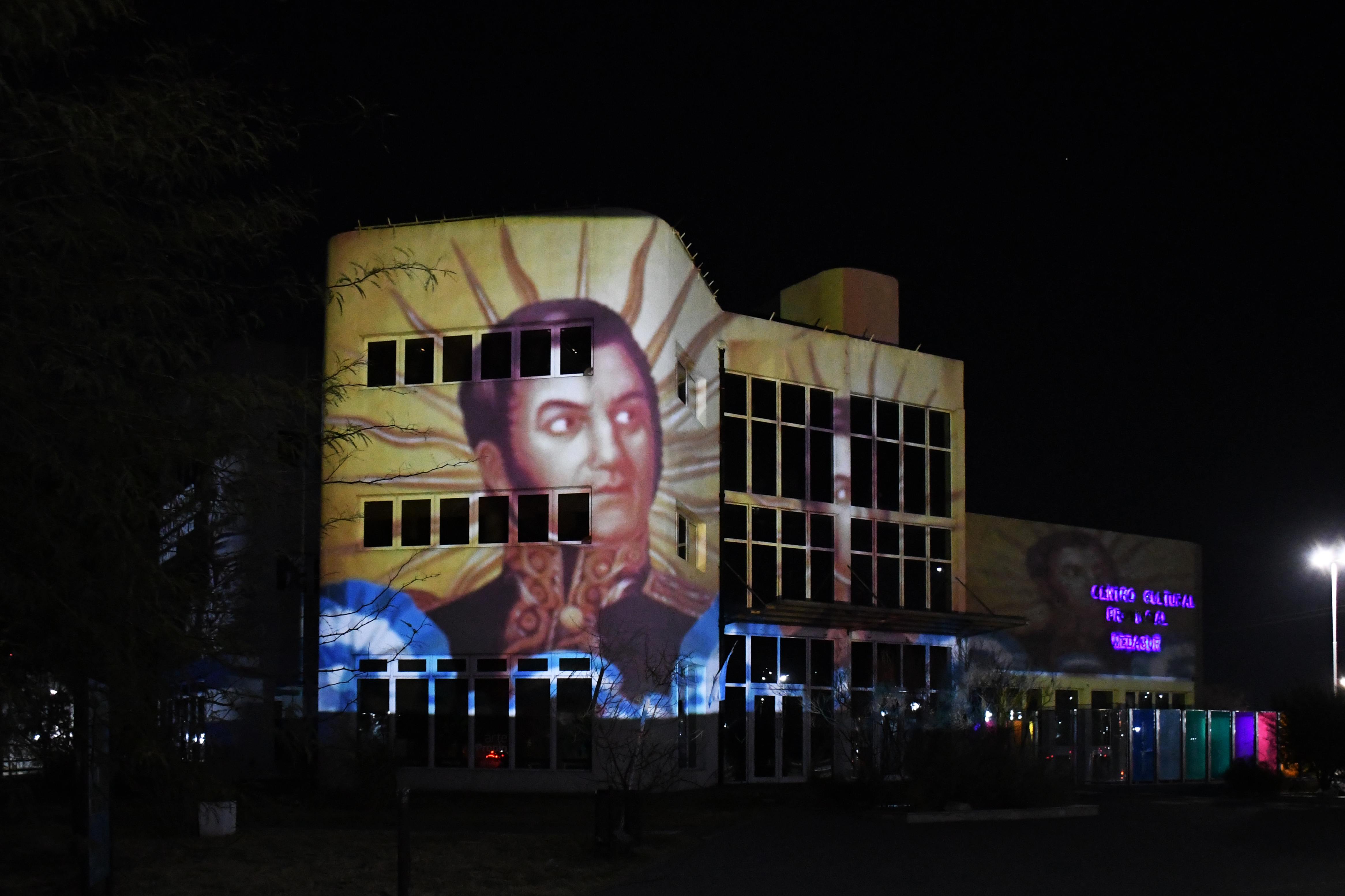 La proyección de imágenes continúa el domingo.