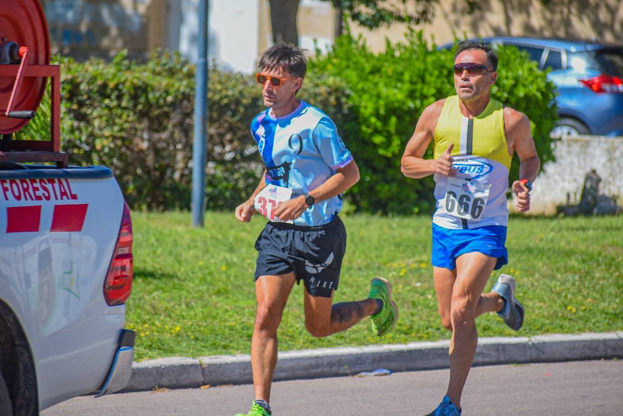 El suarense Chuminatti y el santarroseño Zaccara, vencedores en los 5 y 10k, respectivamente.