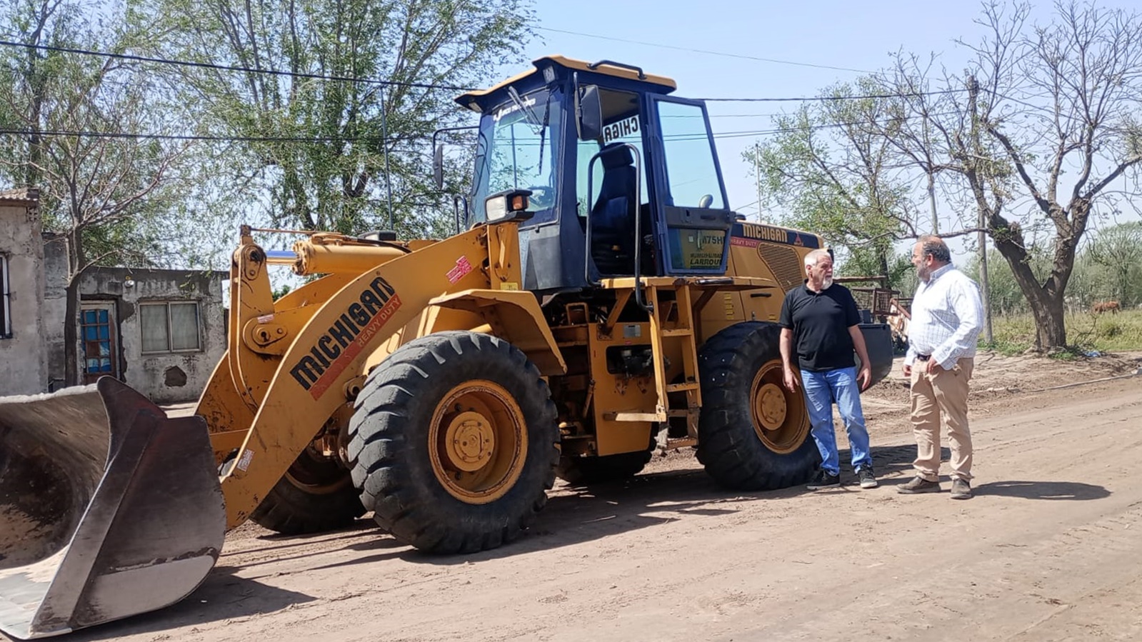 Gallotti y Pavoni, recorrieron la localidad.