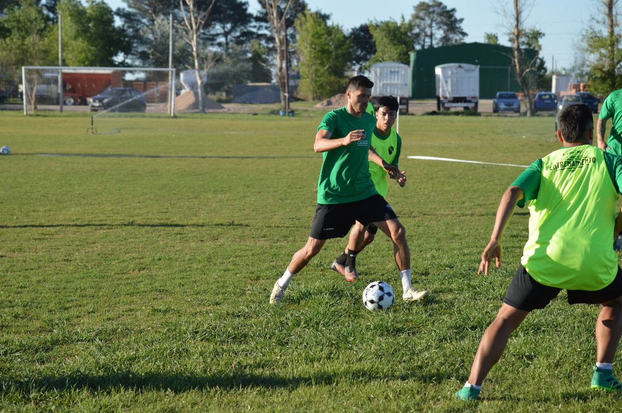 Una de las últimas prácticas de Ferro, anfitrión de Juventud Regional