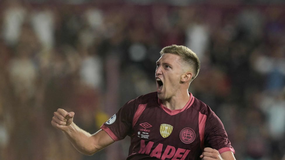 El festejo de Castillo tras convertir el gol "Granate".