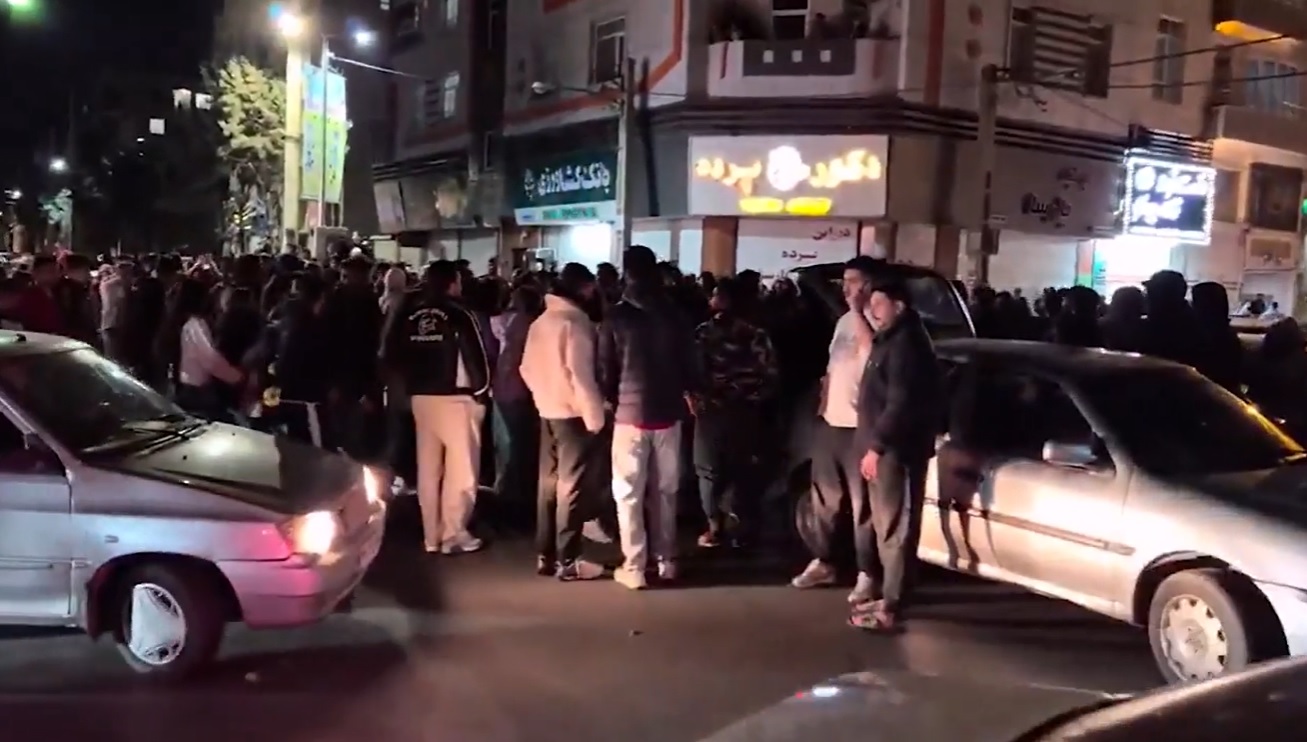 Vecinos de Teherán salieron a las calles tras los reportes sobre la muerte de Khamenei.