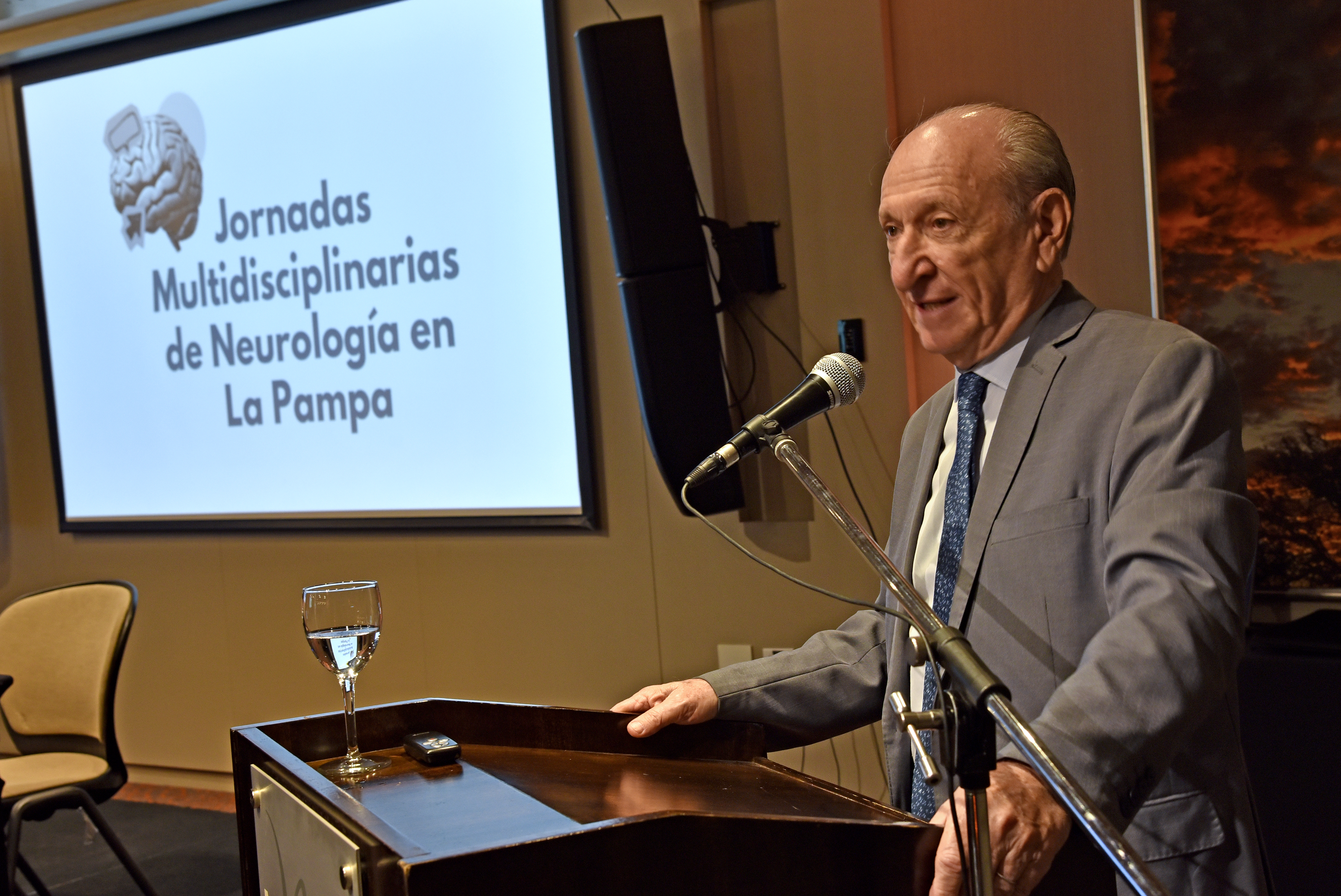 El ministro Mario Kohan, durante su discurso de apertura.