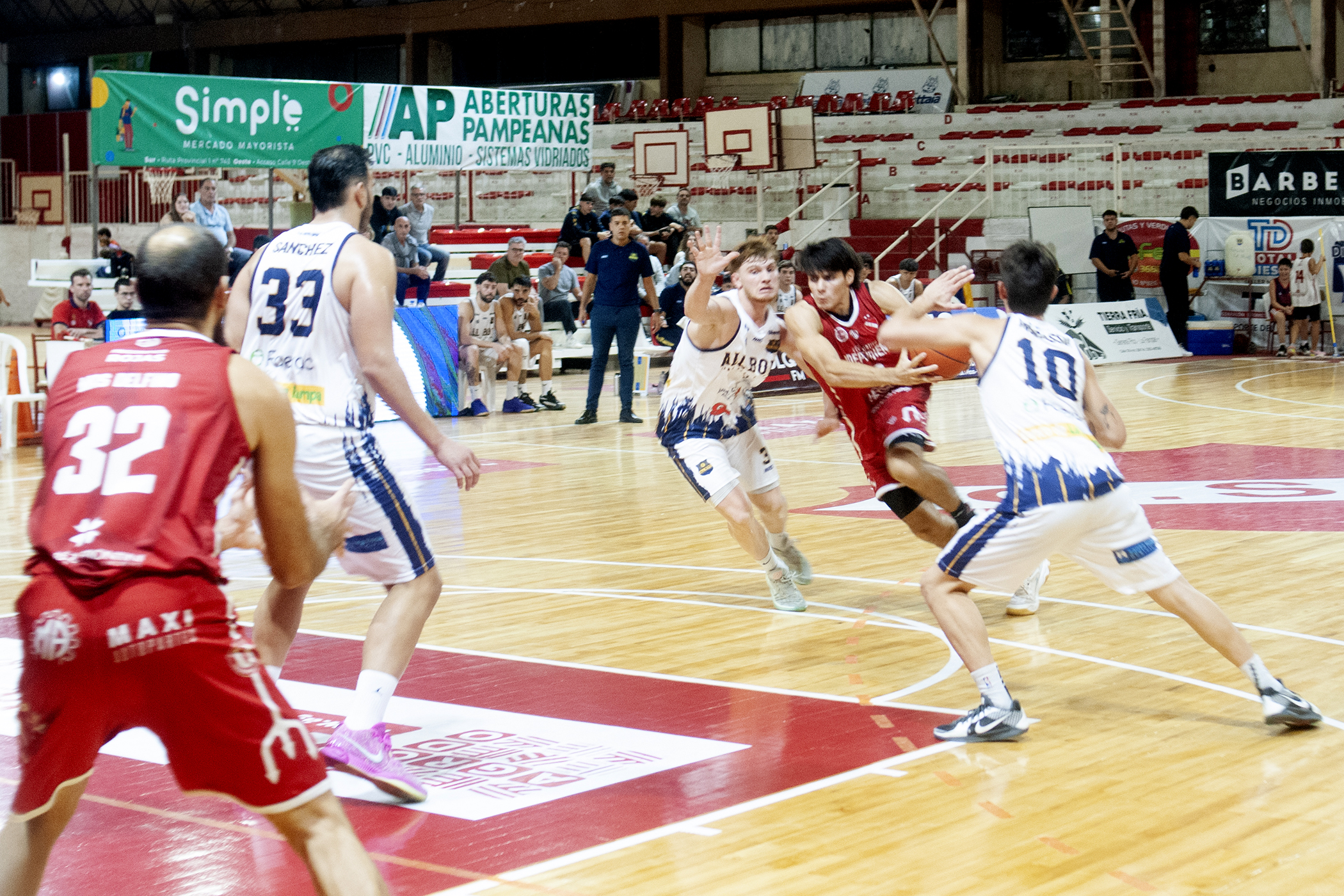 El "Rojo" batalló hasta el final.