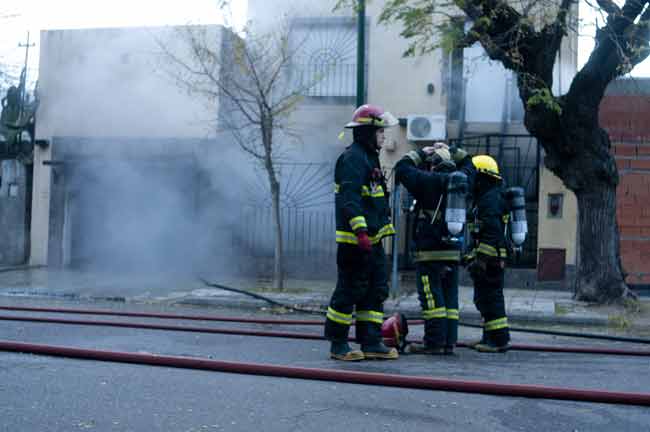 El siniestro fue combatido por varias dotaciones de Bomberos Voluntarios.