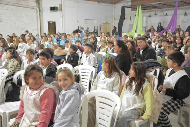 La primera jornada contó con la participación de niños y adolescentes de distintas instituciones educativas.