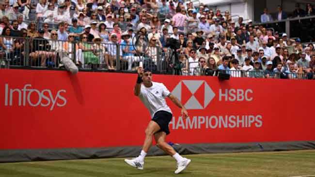 Francisco Cerúndolo, en acción en Queen’s Club.