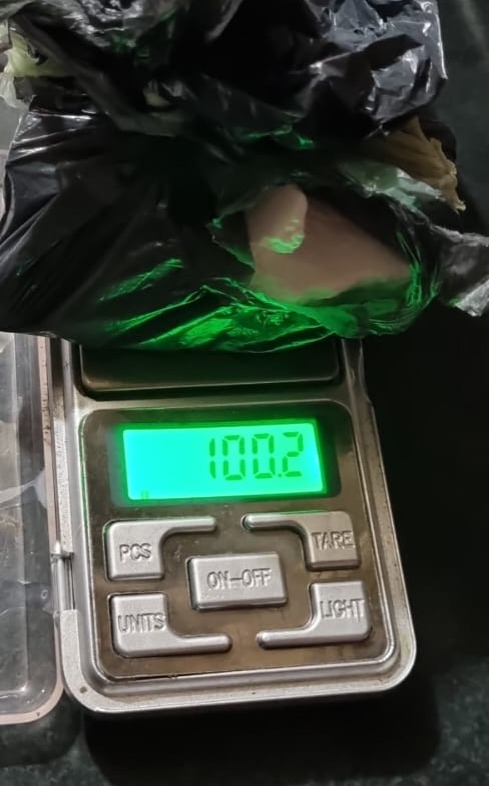La Policía secuestró diversos elementos en el marco de un procedimiento vinculado con la venta de drogas.