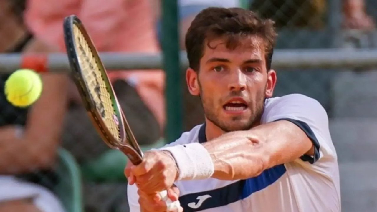 Burruchaga logró un gran triunfo ante Wawrinka.
