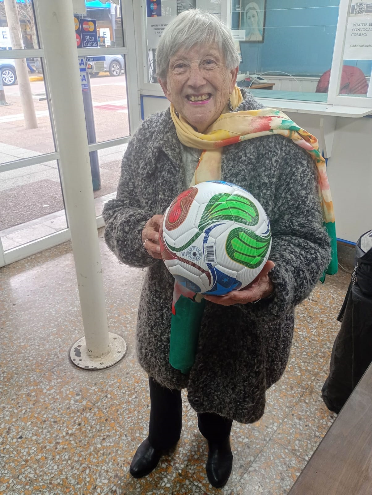 Teresa Salva, feliz con su premio.